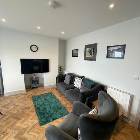 Superb 2 Bedroom Sea View Flat Scarborough Exterior photo